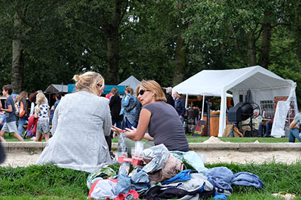 Blije foto's gemaakt tijdens het festival 'Schalkwijk aan Zee' foto 2