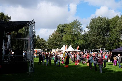 Blije foto's gemaakt tijdens het festival 'Schalkwijk aan Zee' foto 6